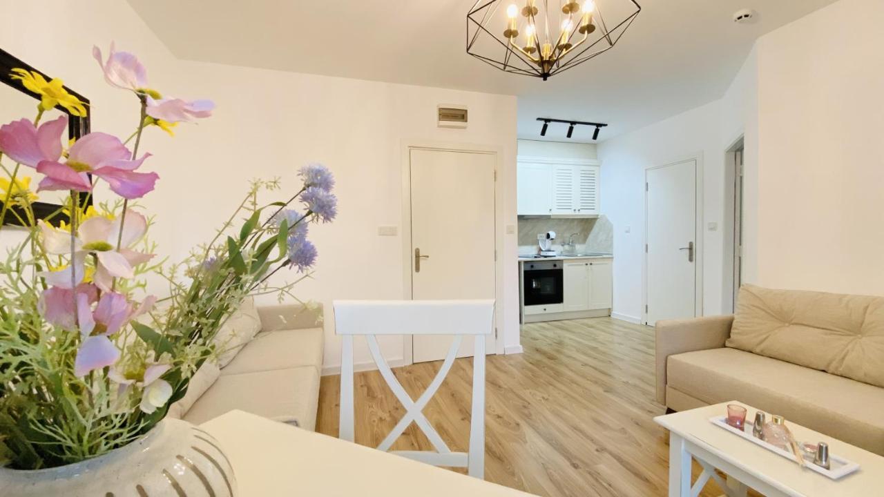 Apartello Modern Apartments In Downpark Slăntjev Brjag Exteriör bild
