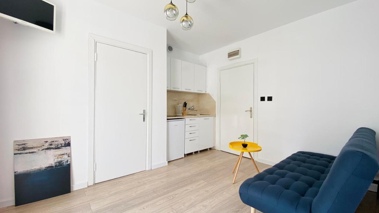 Apartello Modern Apartments In Downpark Slăntjev Brjag Exteriör bild