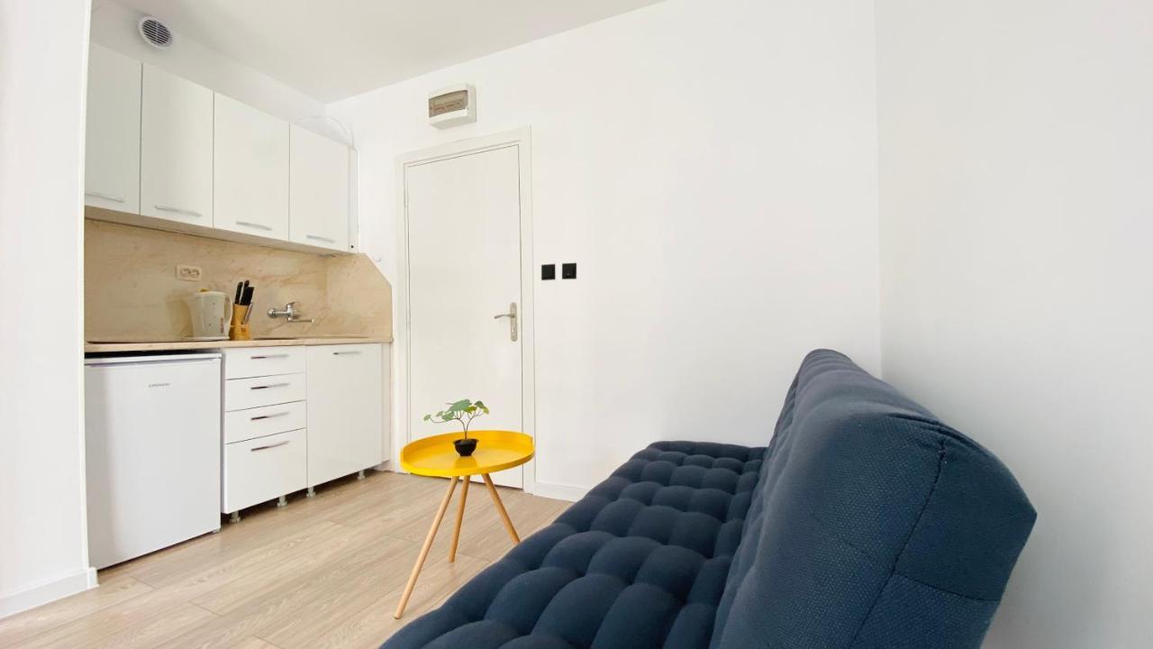 Apartello Modern Apartments In Downpark Slăntjev Brjag Exteriör bild